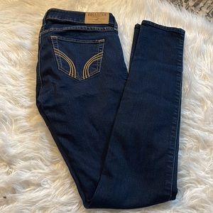 Size 1R Hollister Dark Wash Skinny Jeans Like New